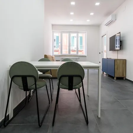 Apartment Tommaseo Seaside Naples